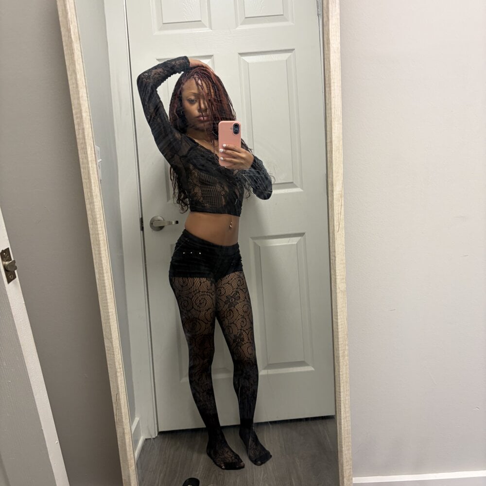 pornos.live ekkomisso livesex profile in kates-place cams