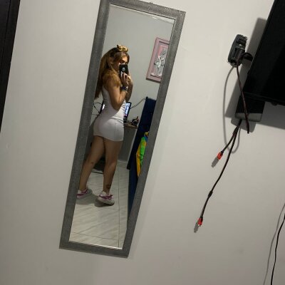 lala_gomez10 ♎ live webcam