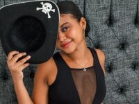 creamlatina's Offline Chat Room