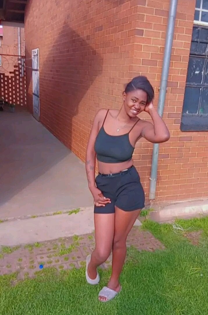 livesexbbwcams.com slimbabe20 livesex profile in muscular cams