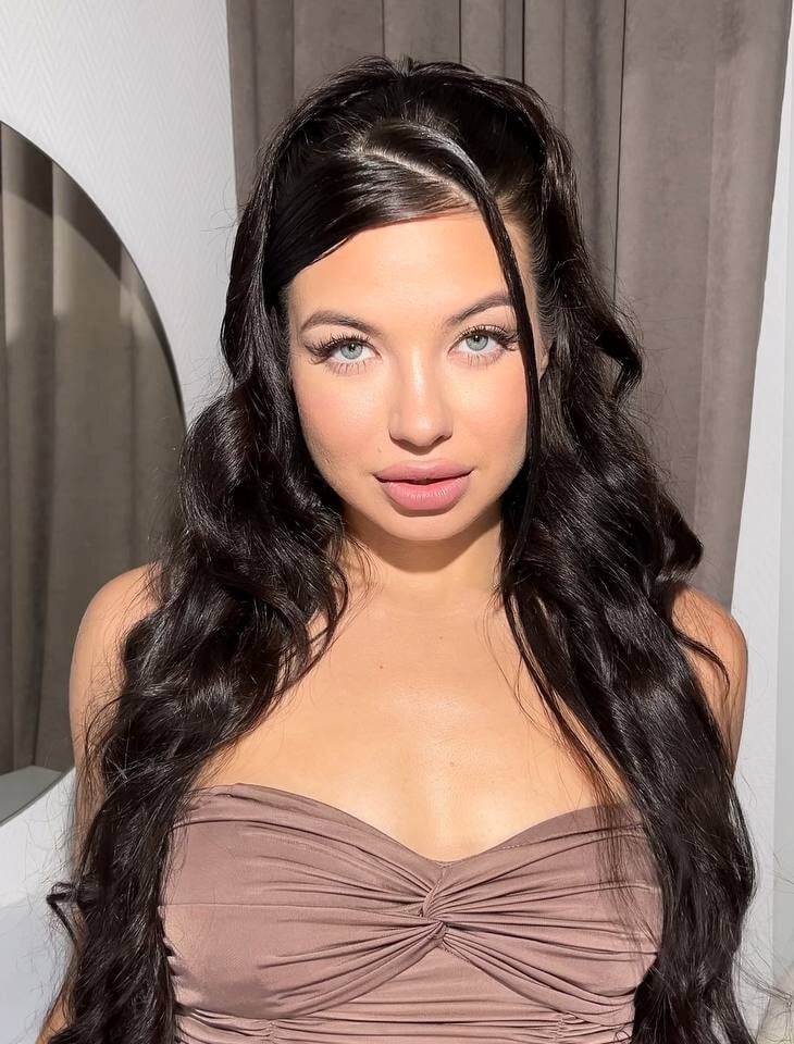 stripchat charlettebleiler webcam profile pic via watchgirlcam.com