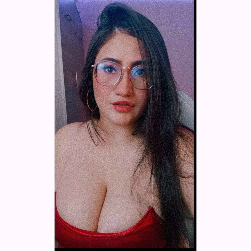 Live sex webcam photo for francesca_baker1007 #289873669