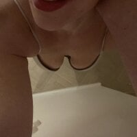 Tits-Nick's Offline Chat Room