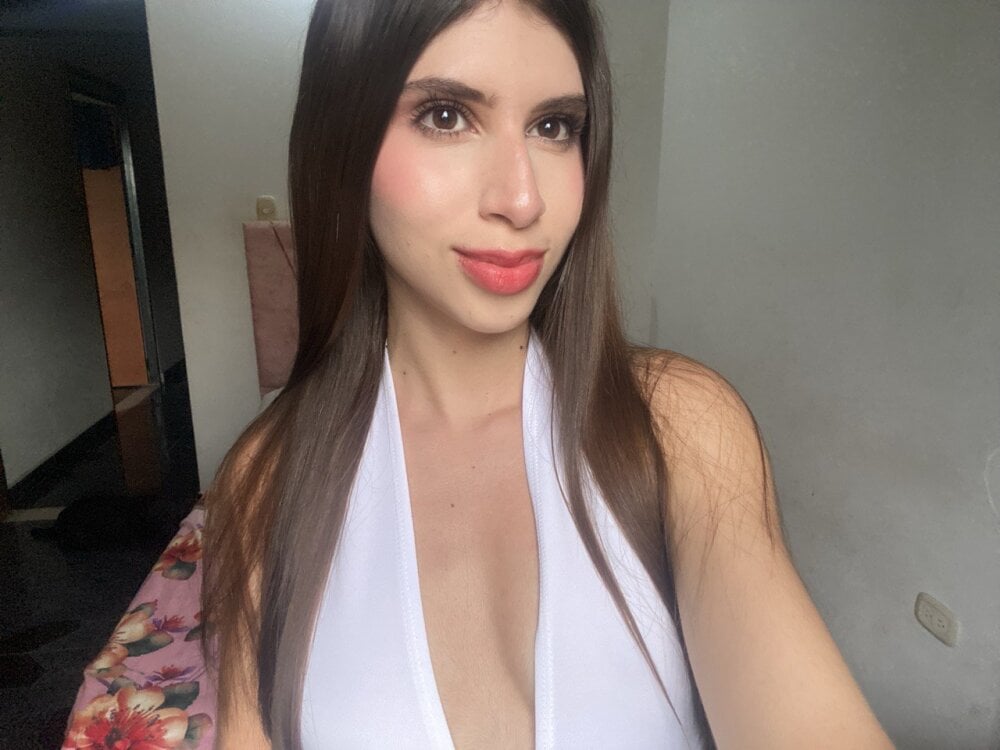 Emma_Petitte profile
