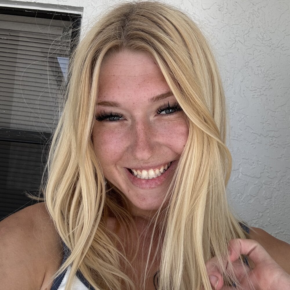 Leiaac16's Offline XXX Chat