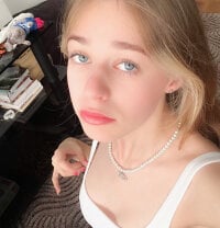 LorettaScott's Offline XXX Chat