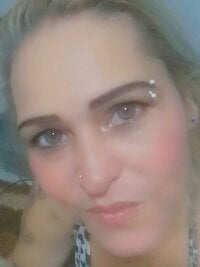 paola_sexhard__'s Offline Chat Room