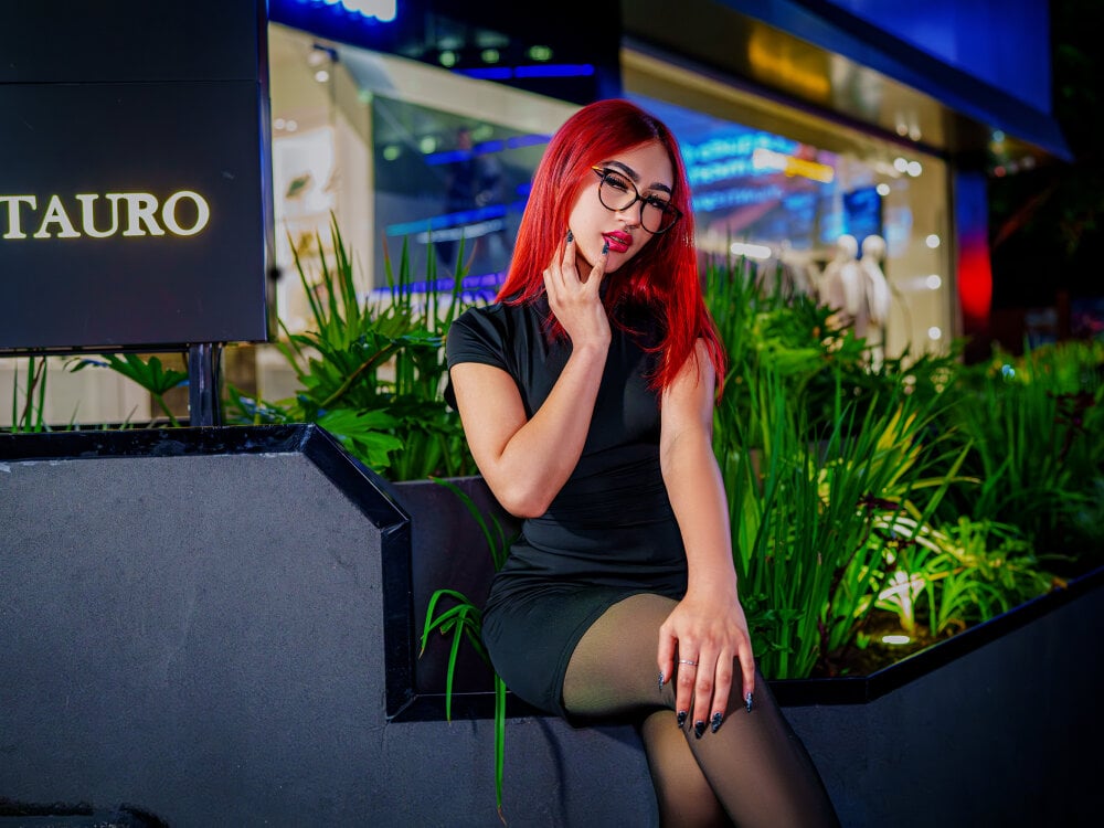 newporncams.com miluv19 livesex profile in among-the-stars cams