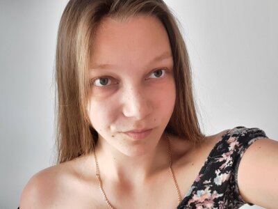 EmillyPlay private show