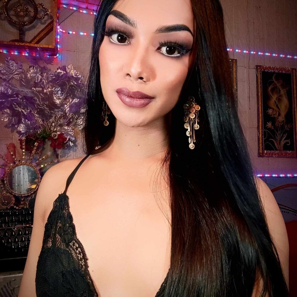 sweet_ayeshia profile
