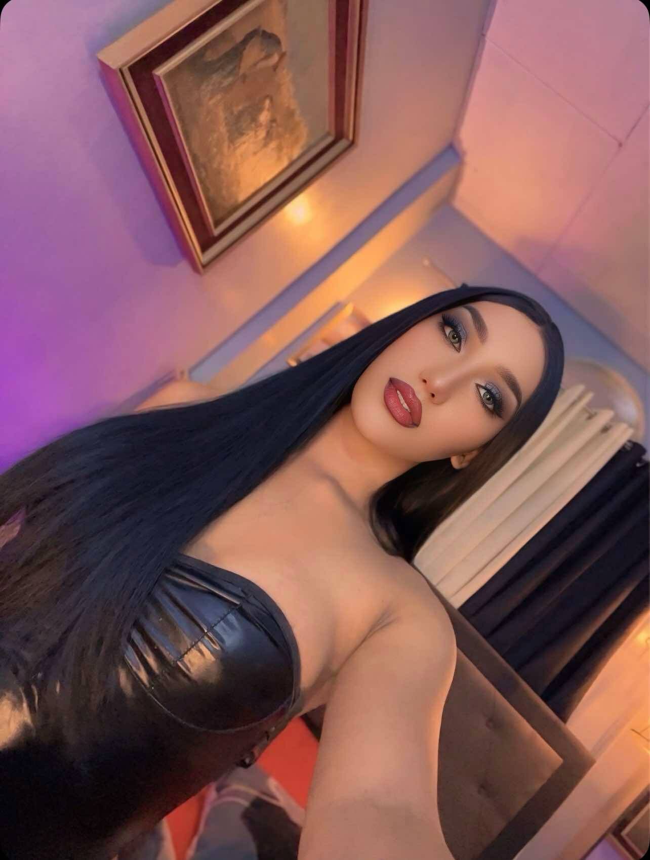 TsQueenOfDomSex