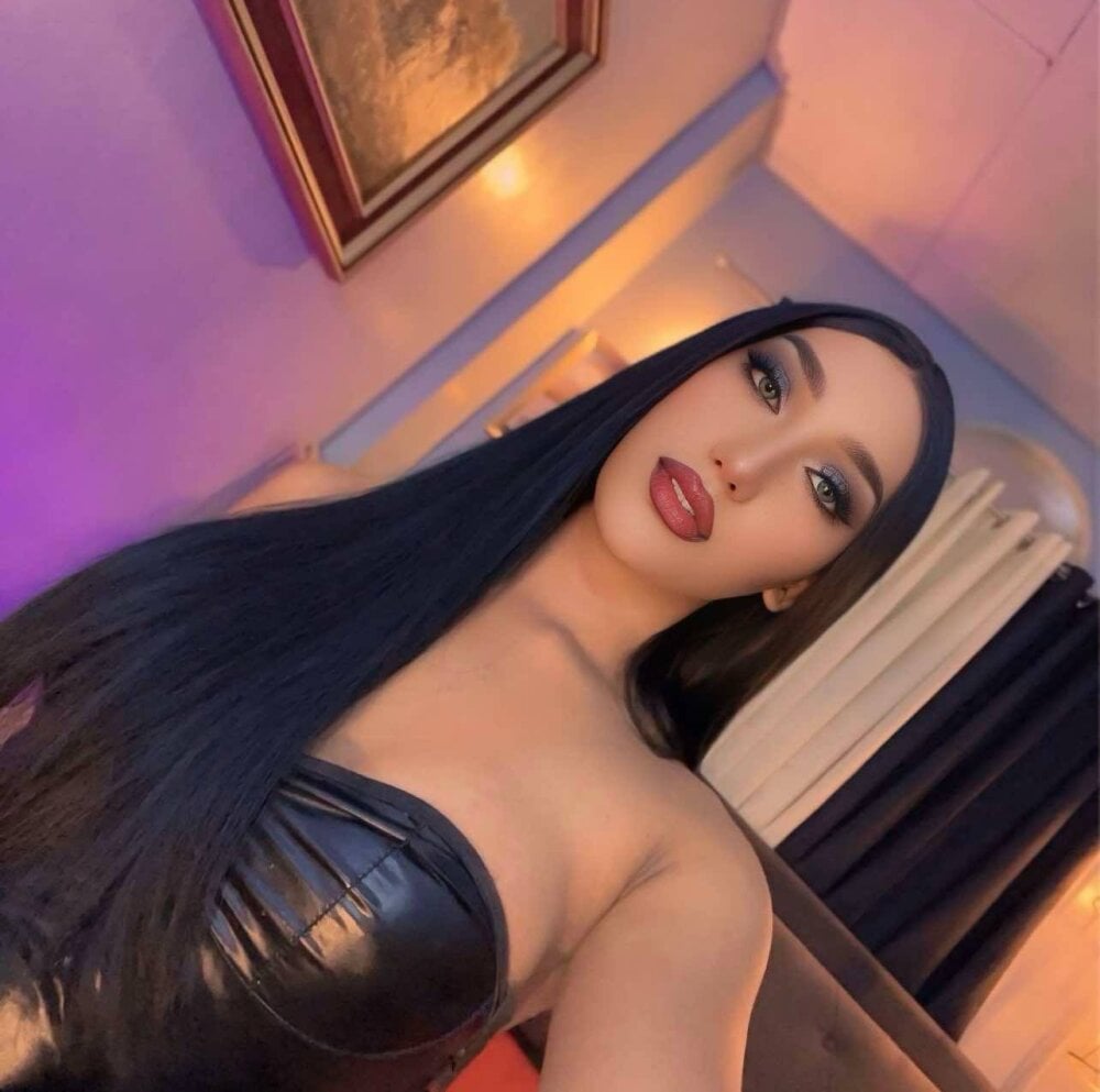 TsQueenOfDomSex