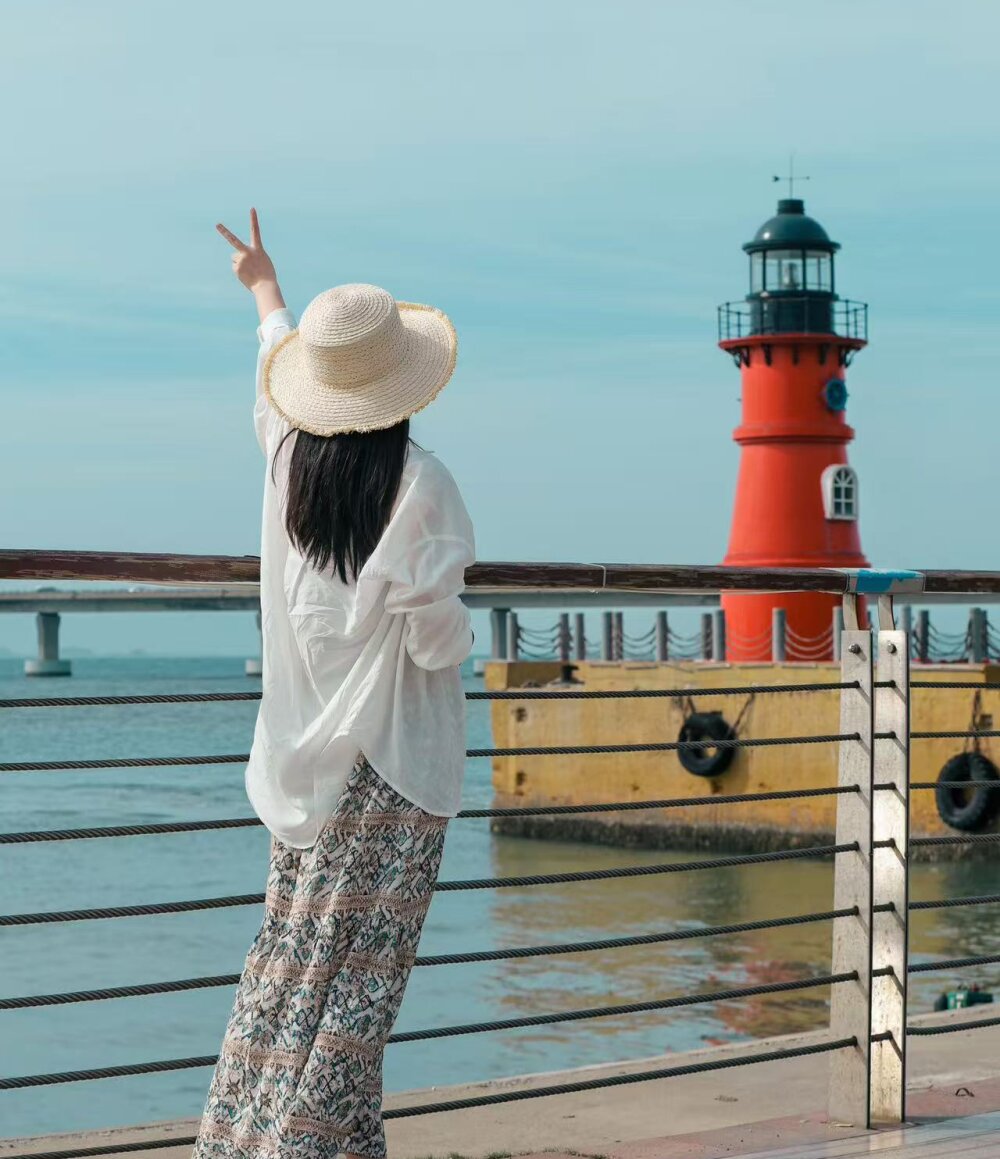 onaircams.com little-monster livesex profile in granny cams