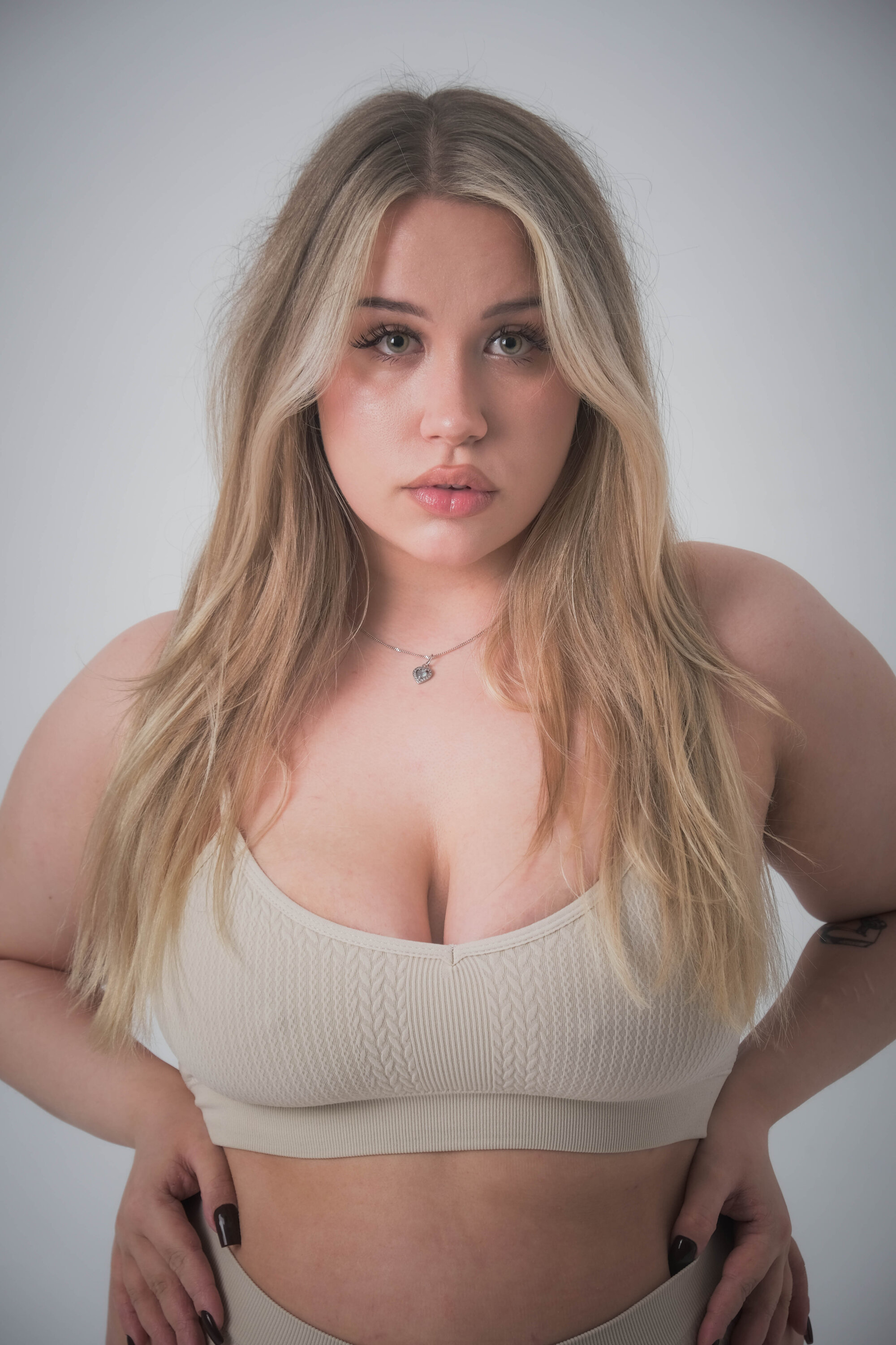 monica_x__