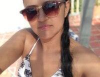 Zairajuguetona's Offline Chat Room