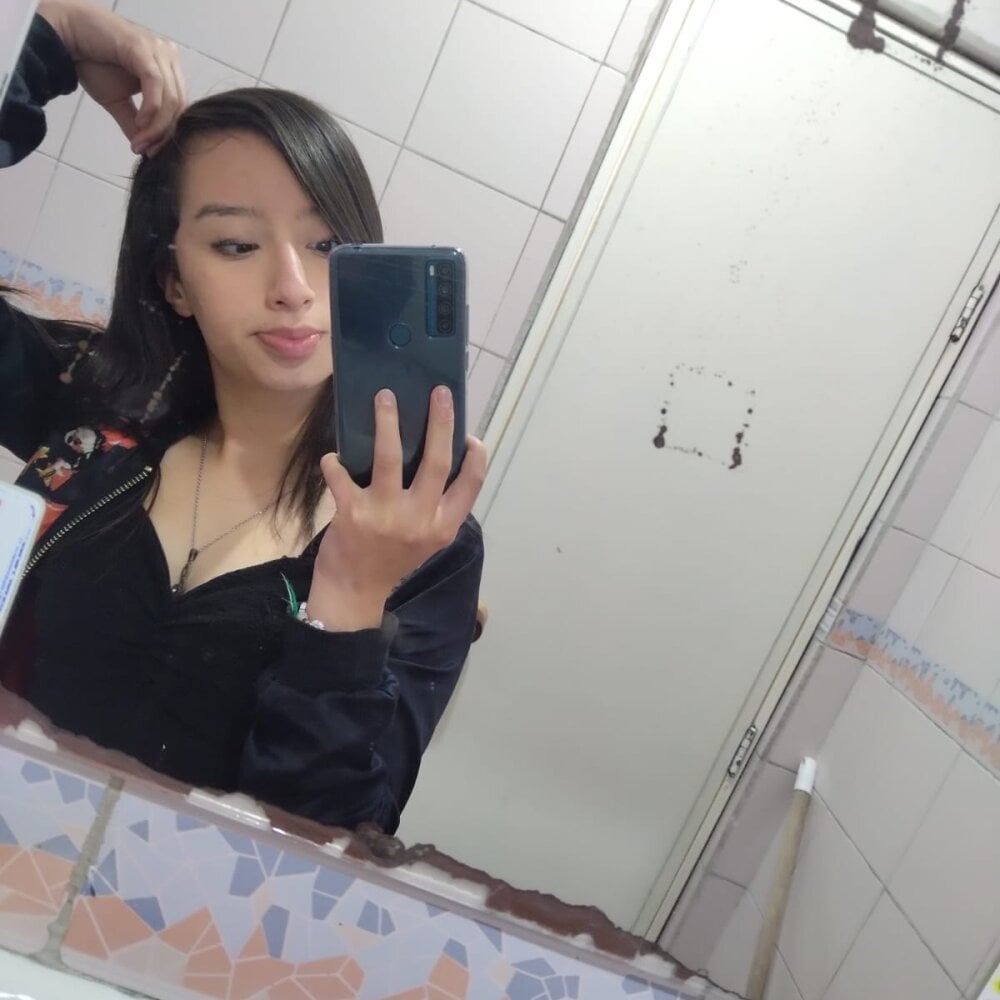 Karly_tay