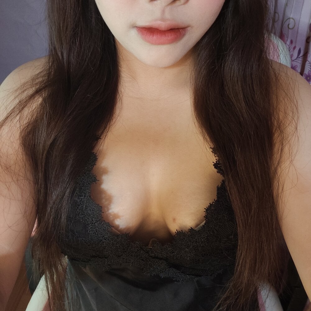 stripchat miu-miuuu123 webcam profile pic via sexcam3d.net