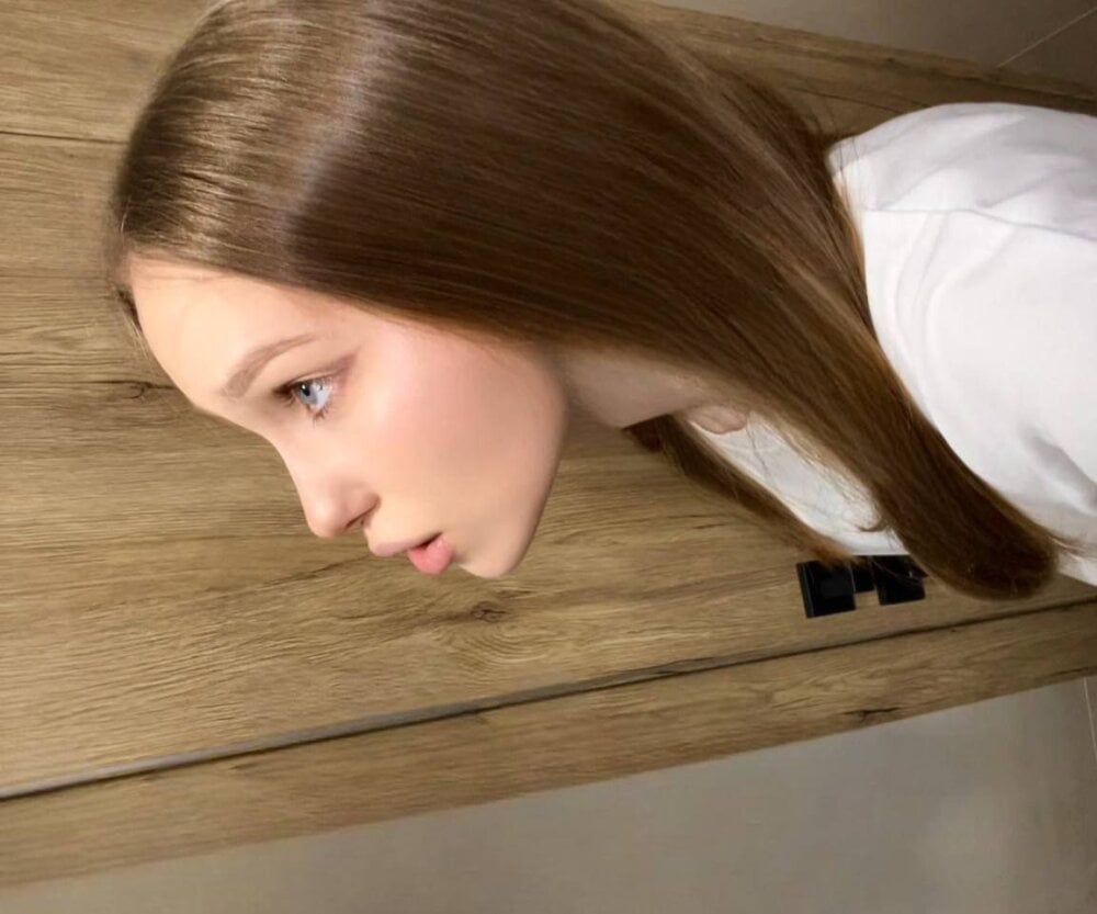 livesexbbwcams.com alllura livesex profile in english cams