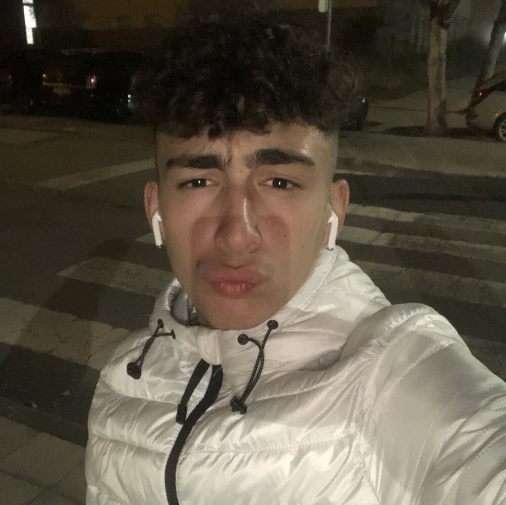 papiii008's Offline XXX Chat