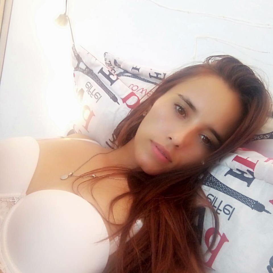 stormy_johanson77's Offline Chat Room