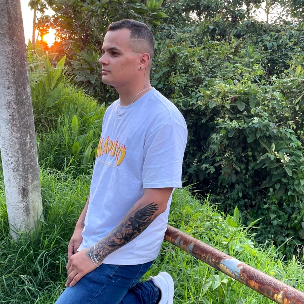 Oliver_Santos_ profile