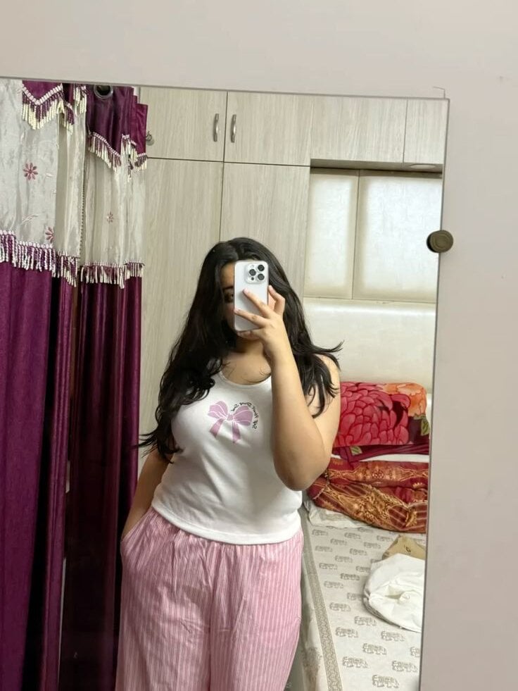 247camsex.com kritika_singh25 livesex profile in where-the-stars-shine cams