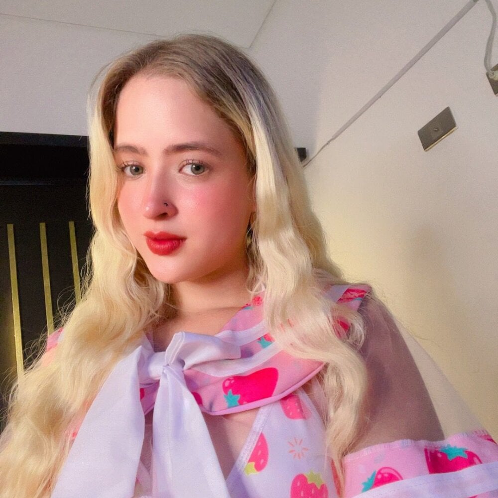 emily_blonde profile