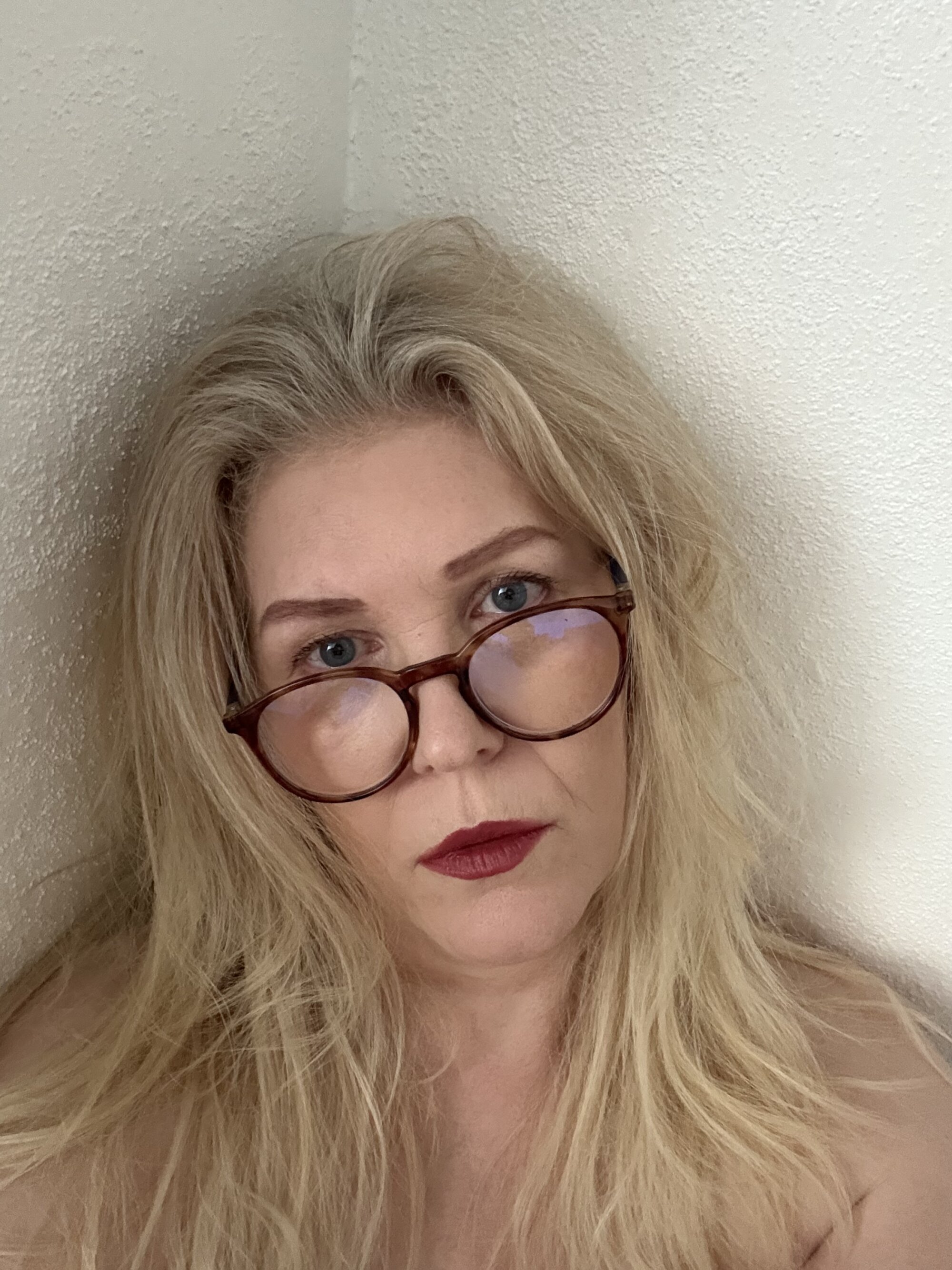 Autumn50_CurvyBlondeX