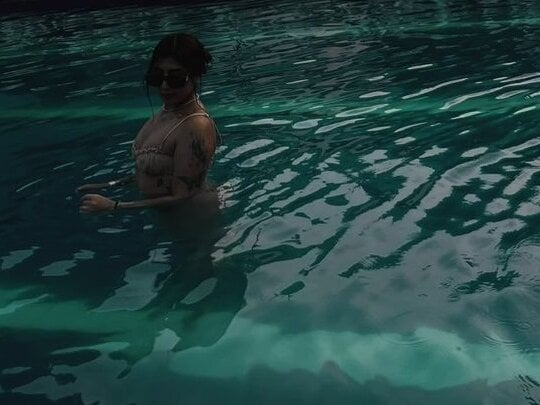 mia07_'s Offline XXX Chat