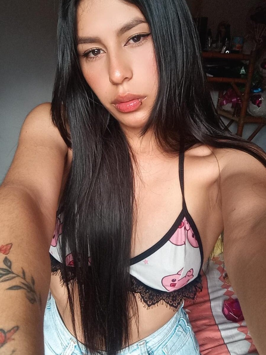 Charlotte_Wh profile