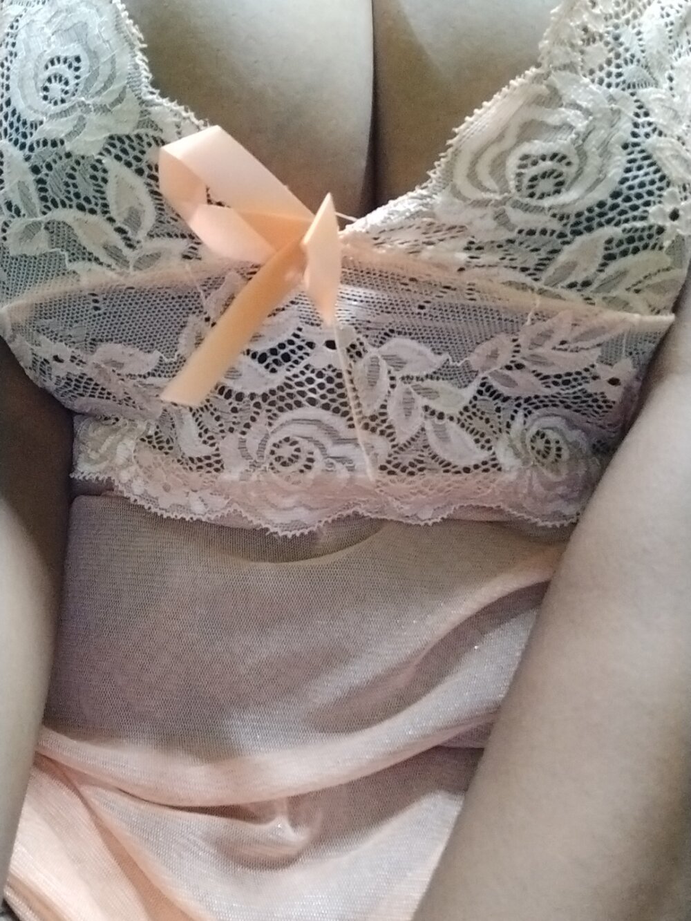 golden_girl1016 live cam model at StripChat