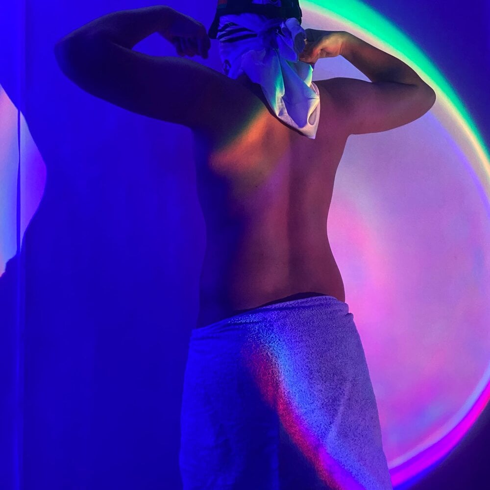 baiseursdemeuf's Offline XXX Chat