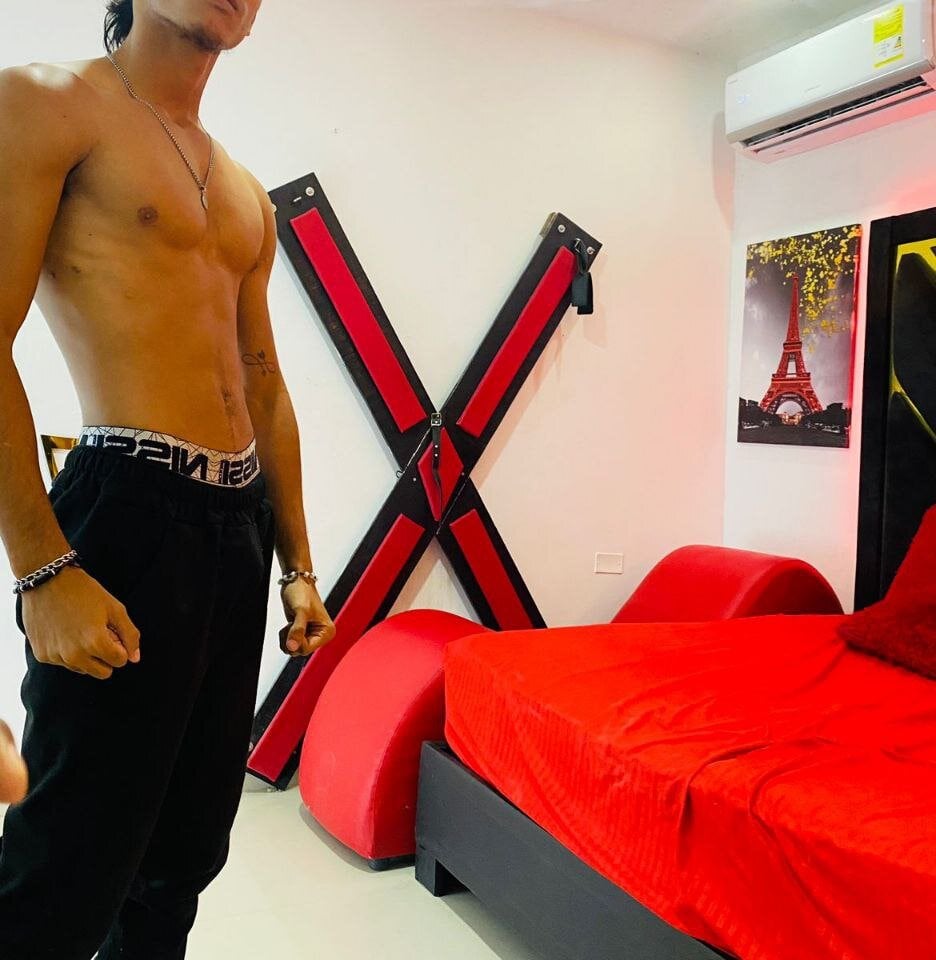 zander_2120 live cam model at StripChat