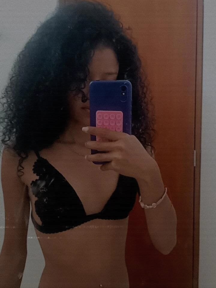 antonela_alvarez live cam model at StripChat
