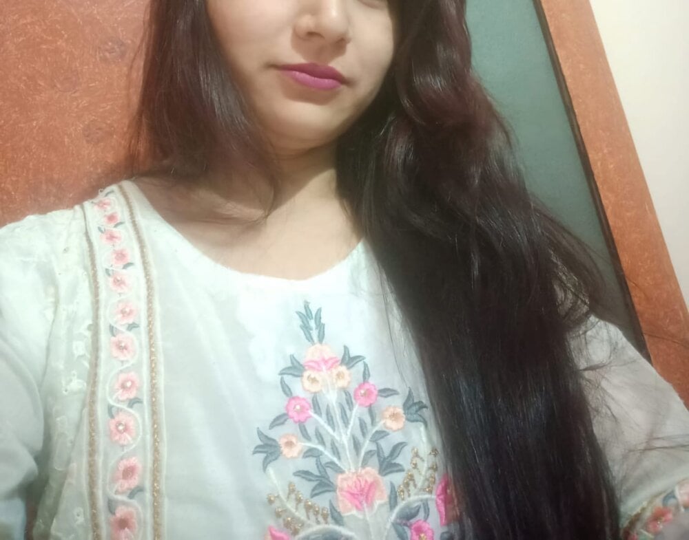 Cute-Zarina