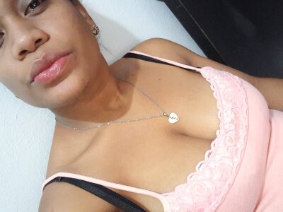 petit_ebony from stripchat