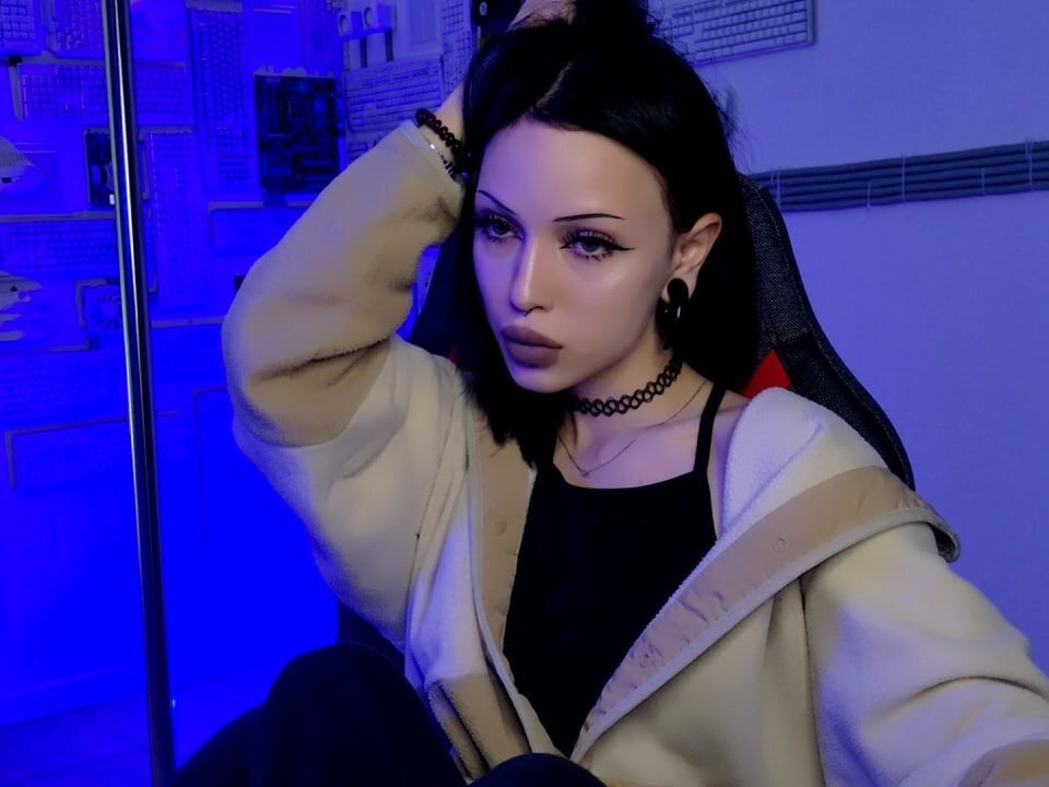 MiaCain profile