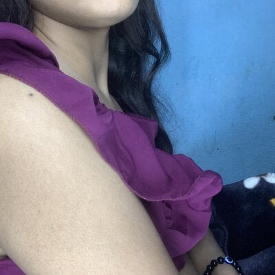 Horny-nishaa Live Cam on StripChat and RICams