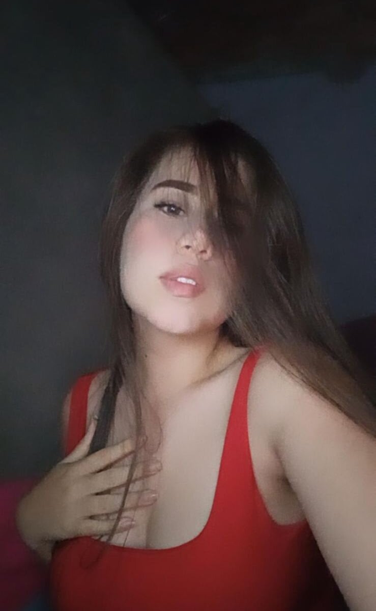 cheapadultsexcams.com scarlett_noire_outdoors livesex profile in blond-hair cams