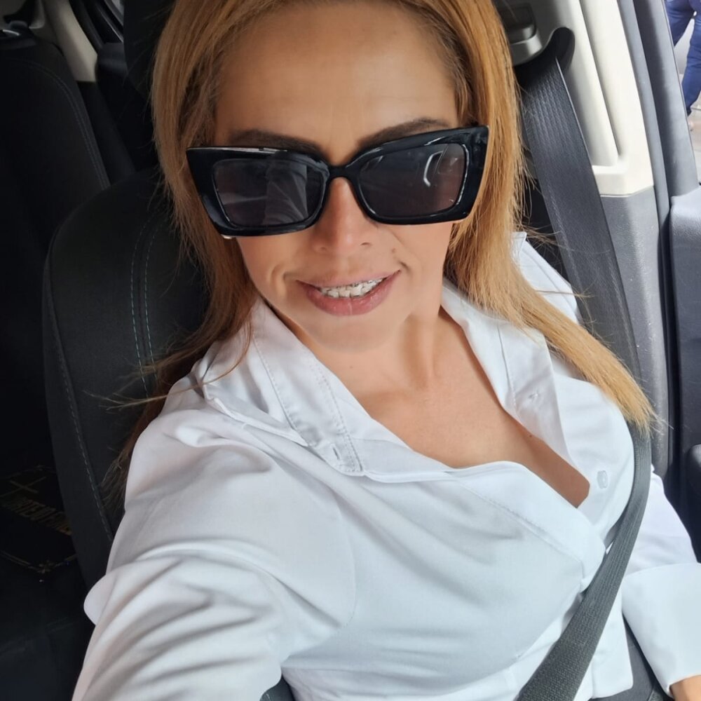 Live sex webcam photo for katyrodriguez_1 #289764586