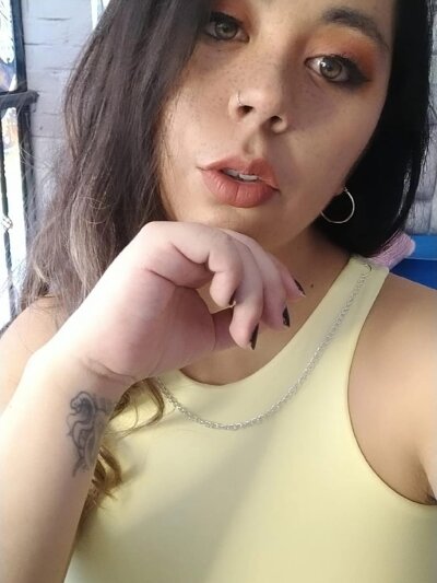 ema_sky 🤪 live webcam