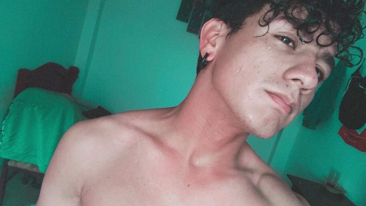 AndyHard_