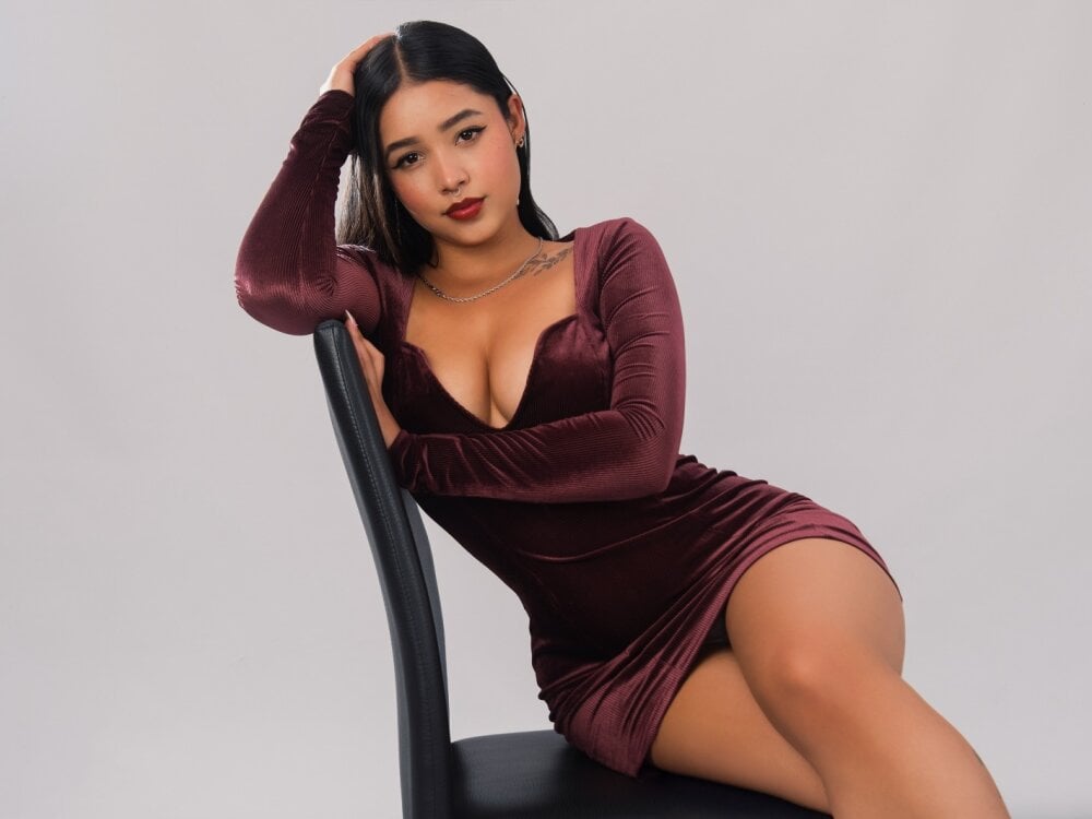 sleekcams.com ailanacortes livesex profile in this-is cams