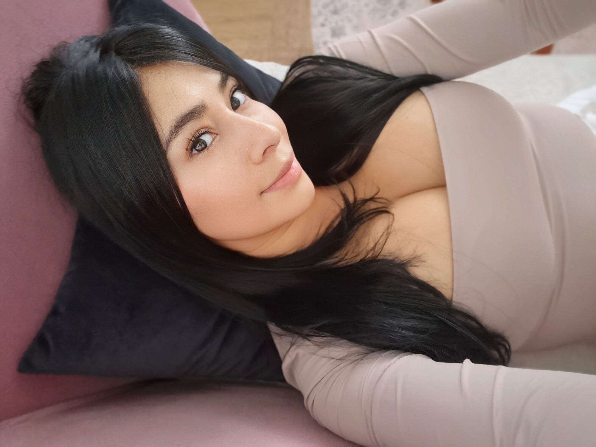 hazel_holmes3