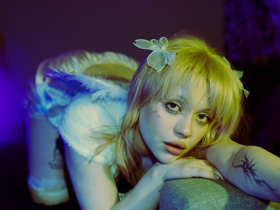 free6cams.com silentobsession livesex profile in white-hair cams