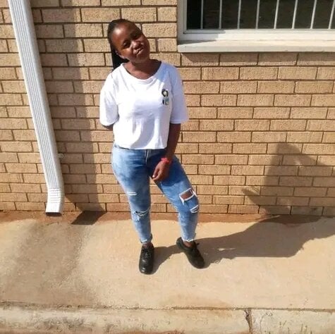 Rethabile211 Offline XXX-Chat