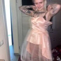 MonikaLowww's webcam live show