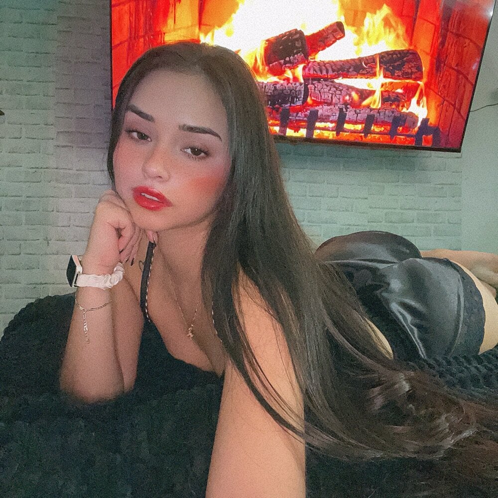 Live sex webcam photo for Kimmymadison- #291155450