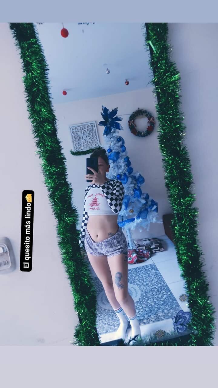 Zoe_Ross