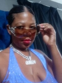 FUNYLADYxXX's webcam live show
